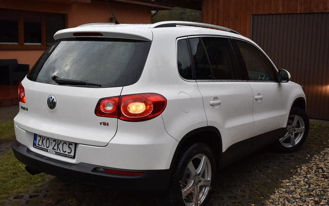 Volkswagen Tiguan cena 36990 przebieg: 171383, rok produkcji 2009 z Białogard małe 301